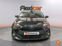 Usado Toyota Yaris Hybrid Active 116 CV (85 kW) 2022 Negro