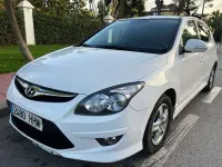 Begagnad Hyundai i30 90 HK (66 kW) 2011 Vit Sedan
