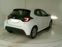 Begagnad Toyota Yaris Hybrid Active 116 HK (85 kW) 2022 Vit Halvkombi