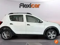 Usado Dacia Sandero Stepway 90 CV (66 kW) 2017 Blanco Berlina