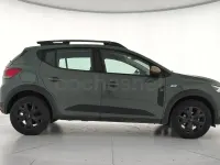 Usado Dacia Sandero Extreme 101 CV (74 kW) 2025 Verde Berlina