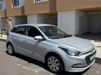 Usado Hyundai i20 Active 100 CV (73 kW) 2016 Gris / plata Berlina