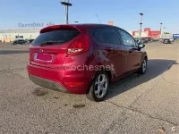 Usado Ford Fiesta Trend 70 CV (51 kW) 2012 Rojo Berlina