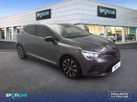 Usado Renault Clio Techno 91 CV (66 kW) 2023 Gris Utilitario