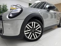Usado Mini Cooper Classic 114 kW (156 CV) 2025 Gris Utilitario