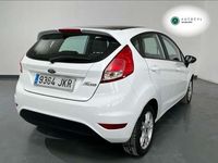 Usado Ford Fiesta Titanium 82 CV (60 kW) 2015 Blanco Berlina