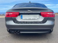 Usado Jaguar XE R-Sport 180 CV (132 kW) 2016 Gris / plata Berlina