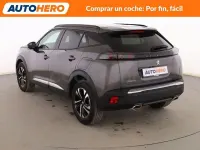 Usado Peugeot 2008 Allure 130 CV (95 kW) 2022 Gris / plata SUV
