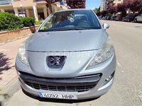 Usado Peugeot 207 Active 70 CV (51 kW) 2011 Gris / plata Berlina