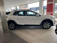 Usado Kia Stonic 101 CV (74 kW) 2025 Blanco SUV