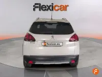 Usado Peugeot 2008 Allure 130 CV (95 kW) 2019 Blanco SUV