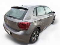 Usado VW Polo Advance 75 CV (55 kW) 2017 Gris / plata Berlina