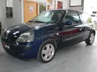 Usado Renault Clio II 65 CV (47 kW) 2005 Azul Berlina