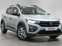 Usado Dacia Sandero Comfort 91 CV (66 kW) 2021 Gris plata