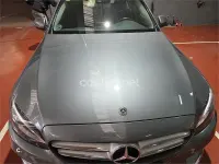 Usado Mercedes C200 136 CV (100 kW) 2018 Gris / plata Berlina