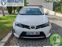 Usado Toyota Auris Active 132 CV (97 kW) 2014 Blanco Berlina