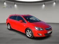 Usado Opel Astra Sportive 165 CV (121 kW) 2012 Rojo Familiar