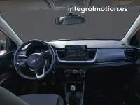 Usado Kia Stonic 100 CV (73 kW) 2022 Rojo SUV