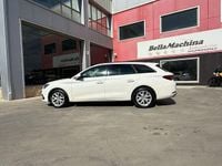 Usado Seat Leon Style 150 CV (110 kW) 2021 Blanco Familiar