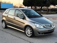 Usado Mercedes B200 140 CV (102 kW) 2008 Gris Monovolumen