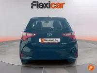 Usado Toyota Yaris Hybrid Active 100 CV (73 kW) 2019 Negro Berlina