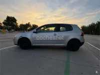 Usado VW Golf IV Trendline 102 CV (75 kW) 2005 Gris / plata Berlina