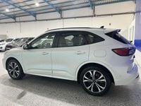 Usado Ford Kuga ST-Line X 225 CV (165 kW) 2023 Blanco SUV