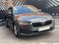 Usado Skoda Octavia Ambition 116 CV (85 kW) 2022 Plateado Utilitario