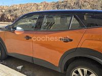 Usado Peugeot 2008 Allure 110 CV (80 kW) 2021 Naranja SUV