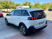 Usado Peugeot 5008 Allure 130 CV (95 kW) 2018 Blanco SUV