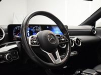 Usado Mercedes CLA200 Shooting Brake 150 CV (110 kW) 2021 Blanco Familiar