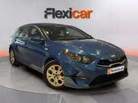 Usado Kia Ceed 136 CV (100 kW) 2023 Azul Utilitario