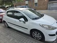Usado Peugeot 207 70 CV (51 kW) 2009 Blanco Berlina