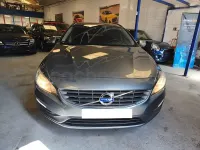 Usado Volvo V60 Kinetic 150 CV (110 kW) 2016 Gris / plata Familiar