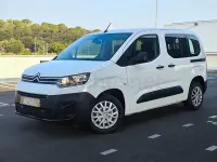 Usado Citroën Berlingo Feel 102 CV (75 kW) 2022 Blanco Monovolumen