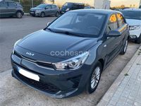 Usado Kia Rio 84 CV (61 kW) 2021 Azul Berlina