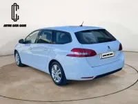 Usado Peugeot 308 SW Active 131 CV (96 kW) 2021 Blanco Familiar