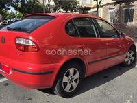 Usado Seat Leon 90 CV (66 kW) 2003 Rojo Berlina