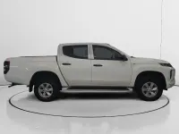 Usado Mitsubishi L200 150 CV (110 kW) 2021 Blanco Pickup/Camioneta