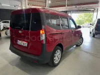 Nuevo Ford Tourneo Courier Titanium 125 CV (91 kW) 2026 Rojo Monovolumen