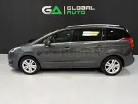 Usado Peugeot 5008 Allure 150 CV (110 kW) 2016 Gris / plata Monovolumen