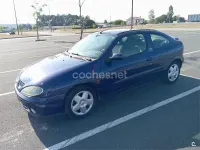 Usado Renault Mégane Coupé Dynamique 95 CV (69 kW) 2002 Azul Coupe