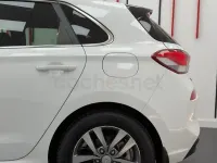Usado Hyundai i30 120 CV (88 kW) 2020 Blanco Berlina