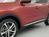 Begagnad MG HS Luxury 162 HK (119 kW) 2023 Röd SUV