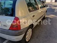 Usado Renault Clio 75 CV (55 kW) 1999 Gris / plata Berlina