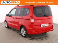 Usado Ford Tourneo Courier Titanium 102 CV (75 kW) 2016 Rojo Monovolumen