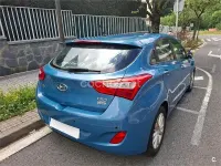 Usado Hyundai i30 110 CV (80 kW) 2012 Azul Berlina