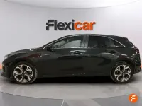 Usado Kia Ceed 136 CV (100 kW) 2021 Negro Utilitario