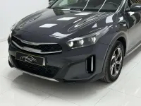 Usado Kia XCeed 136 CV (100 kW) 2023 Gris SUV