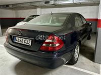 Usado Mercedes E270 Elegance 177 CV (130 kW) 2004 Azul Berlina